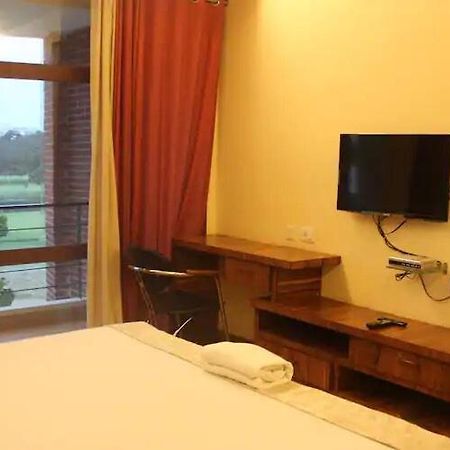 Mak Hotel Bengaluru Kültér fotó